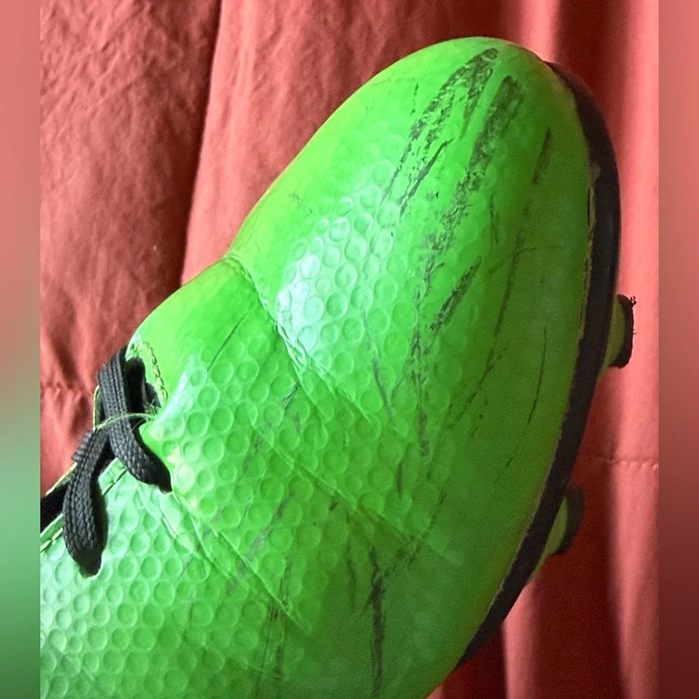 Big Kids’ Wide Traxx Soccer Cleats - Youth Size 6EE - Picture 8 of 11